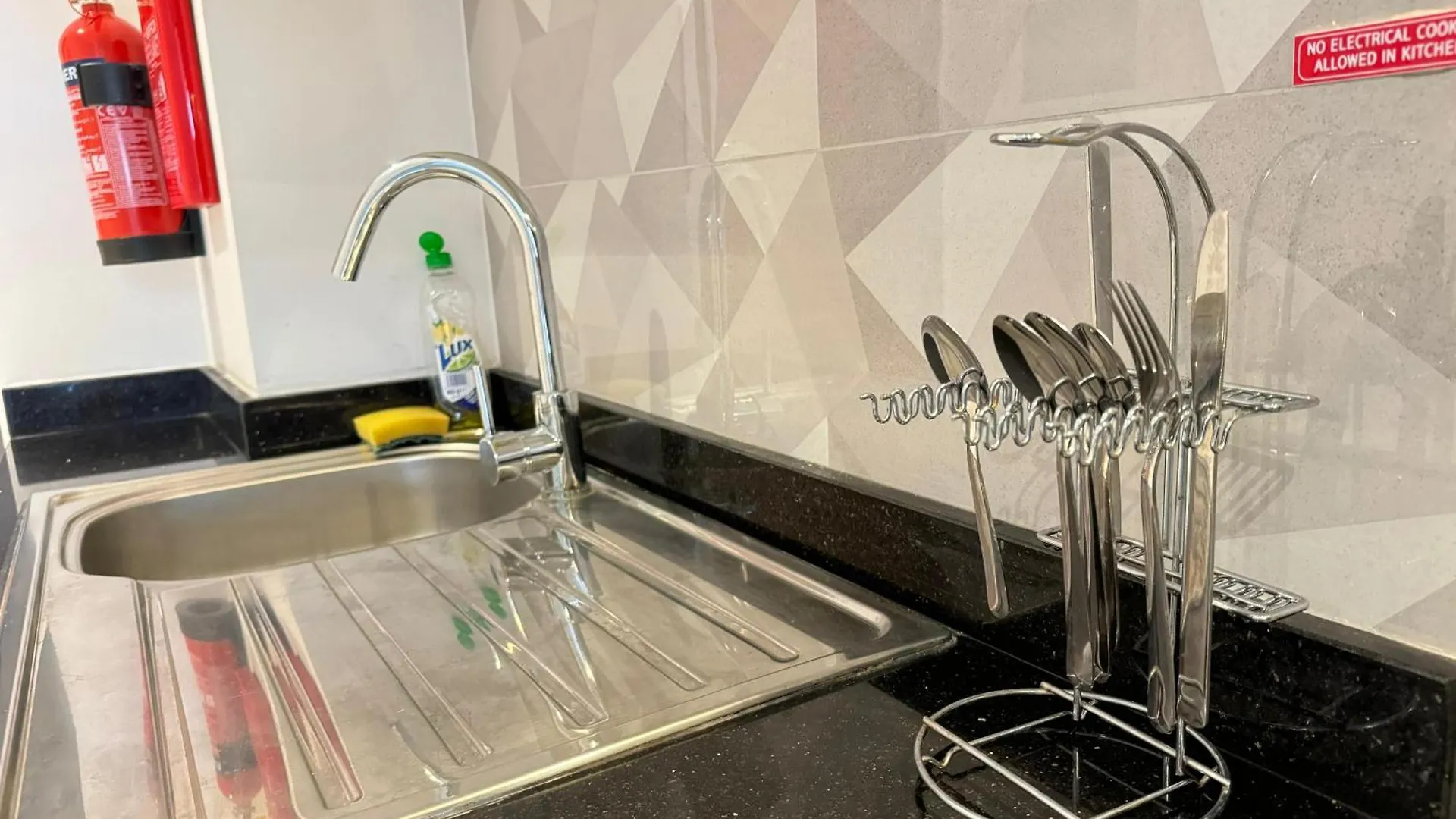 Apartamento Spacious Studio With Burj Khalifa Views Dubái